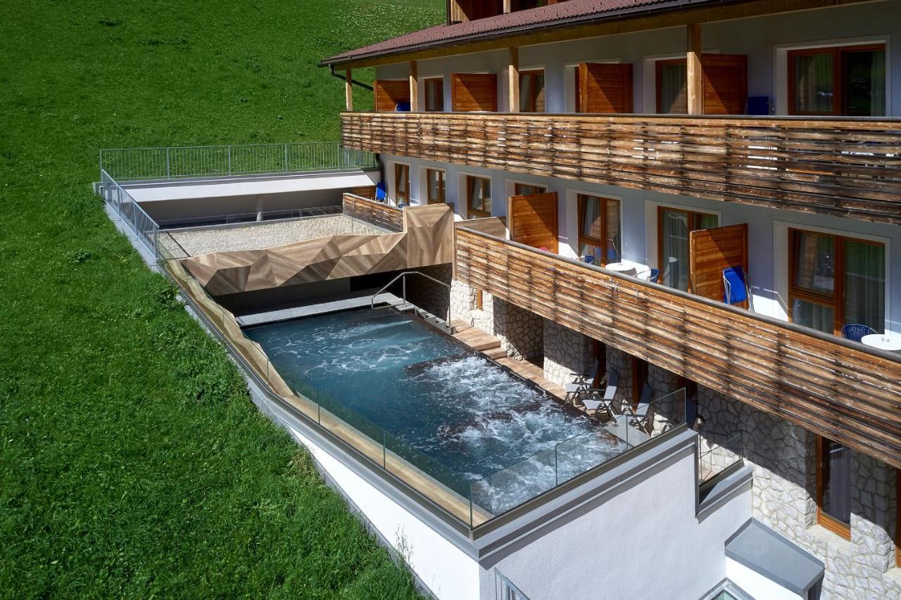 Mountain Hotel Mezdi コルフォスコ エクステリア 写真